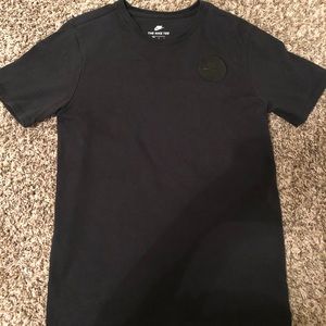 Black men’s Air Force 1 T-shirt